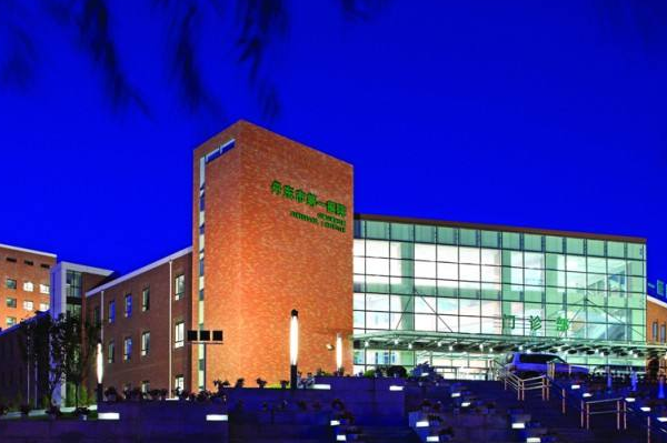 丹東市第一醫(yī)院鑲牙技術(shù)好嗎?哪位醫(yī)生做得好