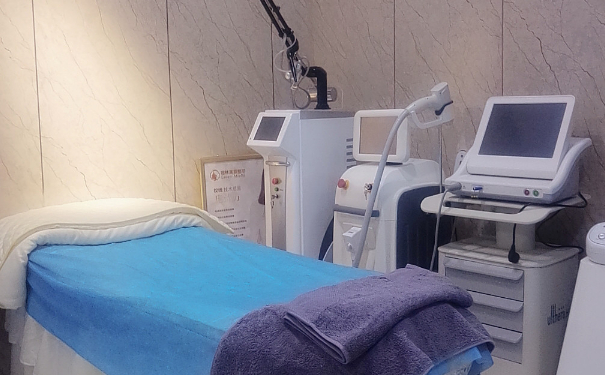 華中科技大學(xué)同濟醫(yī)學(xué)院醫(yī)院玻尿酸去法令紋術(shù)后三個月求美案例(效果怎么樣?技術(shù)特色)