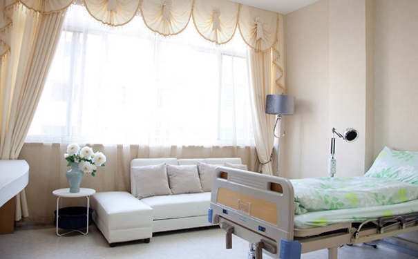 沈陽和平藍天醫(yī)療美容門診部玻尿酸填充全臉費用多少?技術(shù)亮點&術(shù)后半年求美案例