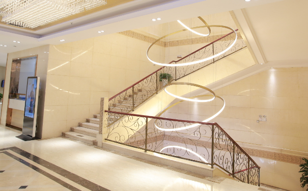 深圳港丹醫(yī)療美容門(mén)診部膨體隆鼻收費(fèi)多少?120天恢復(fù)案例