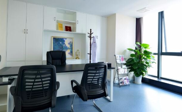 長沙新發(fā)現(xiàn)整形醫(yī)院頭發(fā)種植技術(shù)怎么樣?價目表?求美案例