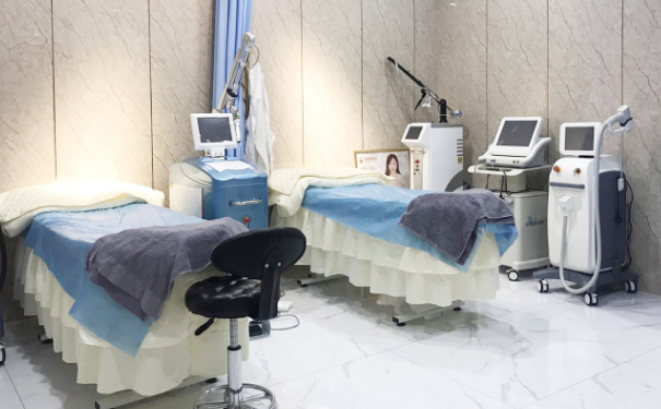 無(wú)錫施爾美醫(yī)療美容醫(yī)院發(fā)際線植發(fā)技術(shù)優(yōu)點(diǎn)怎么樣?案例變化&價(jià)格一覽表