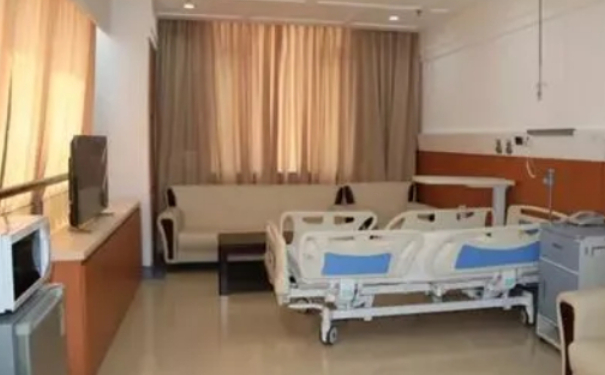 西寧華美整形醫(yī)院面部脂肪填充術(shù)后一年求美案例&費(fèi)用明細(xì)?