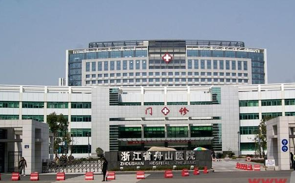 浙江省舟山醫(yī)院陳偉軍牙套矯正術(shù)后6個月案例&技術(shù)怎么樣?