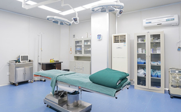 北京朝陽醫(yī)院張巖崑玻尿酸淚溝收費(fèi)標(biāo)準(zhǔn)?術(shù)后90天案例,專家介紹