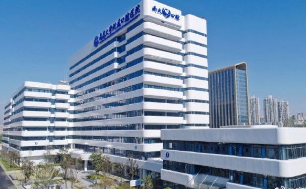 南昌大學附屬口腔醫(yī)院桑婷金屬自鎖牙套矯正技術(shù)評價怎么樣?案例欣賞&效果詳情